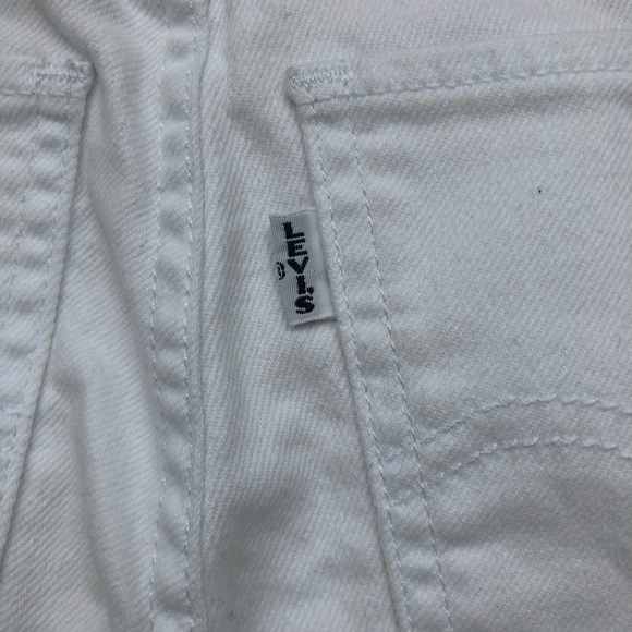 NWOT White Levi’s Crop Jeans - Picture 8 of 8